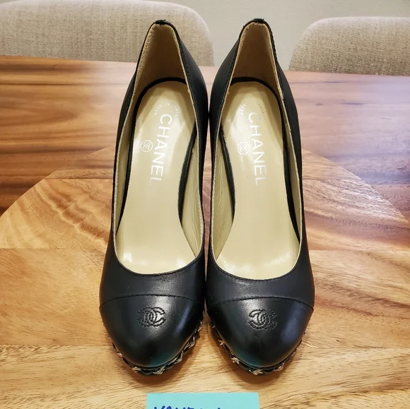 Authentic Chanel Black Pumps - Picture 2 of 16